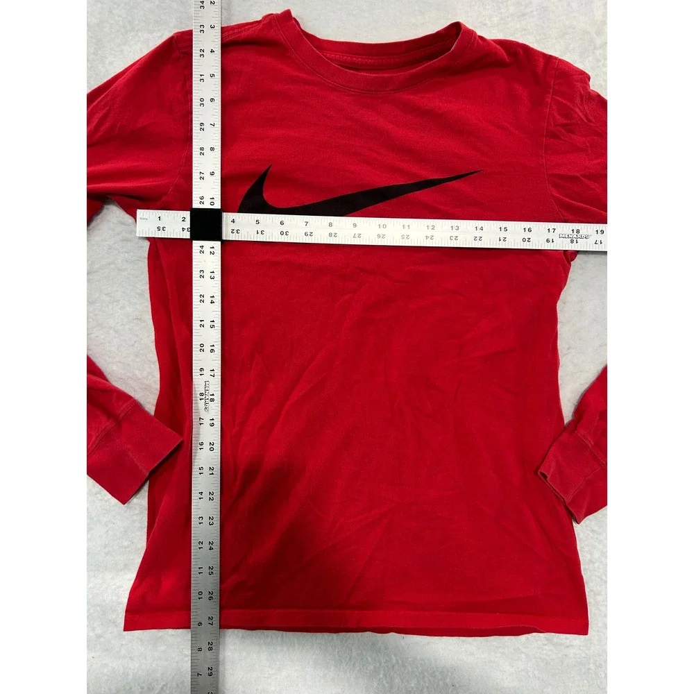 Nike Mens Long Sleeve Swoosh Graphic T-Shirt Red Athletic Cut Small